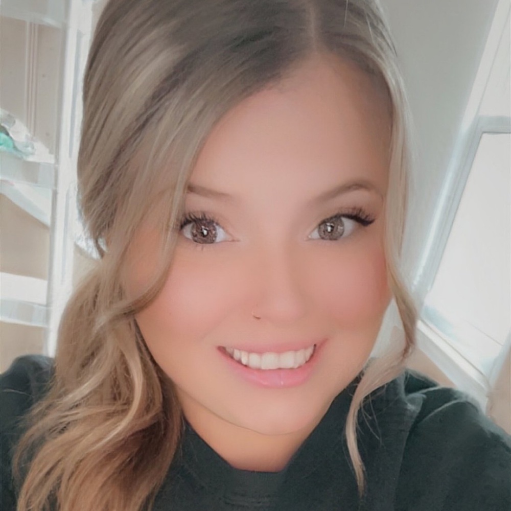 Meet your Posher, Danielle